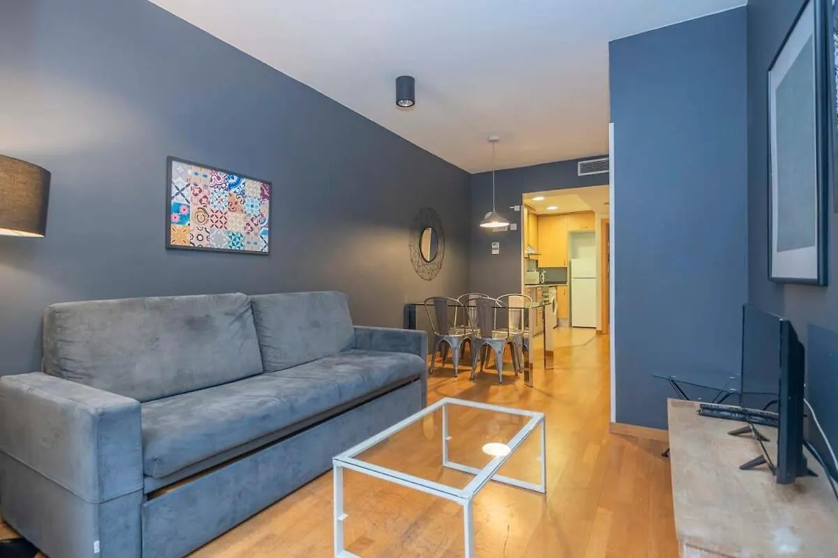 2 Bedroom With Balcony In Eixample 3-2 Barcelona
