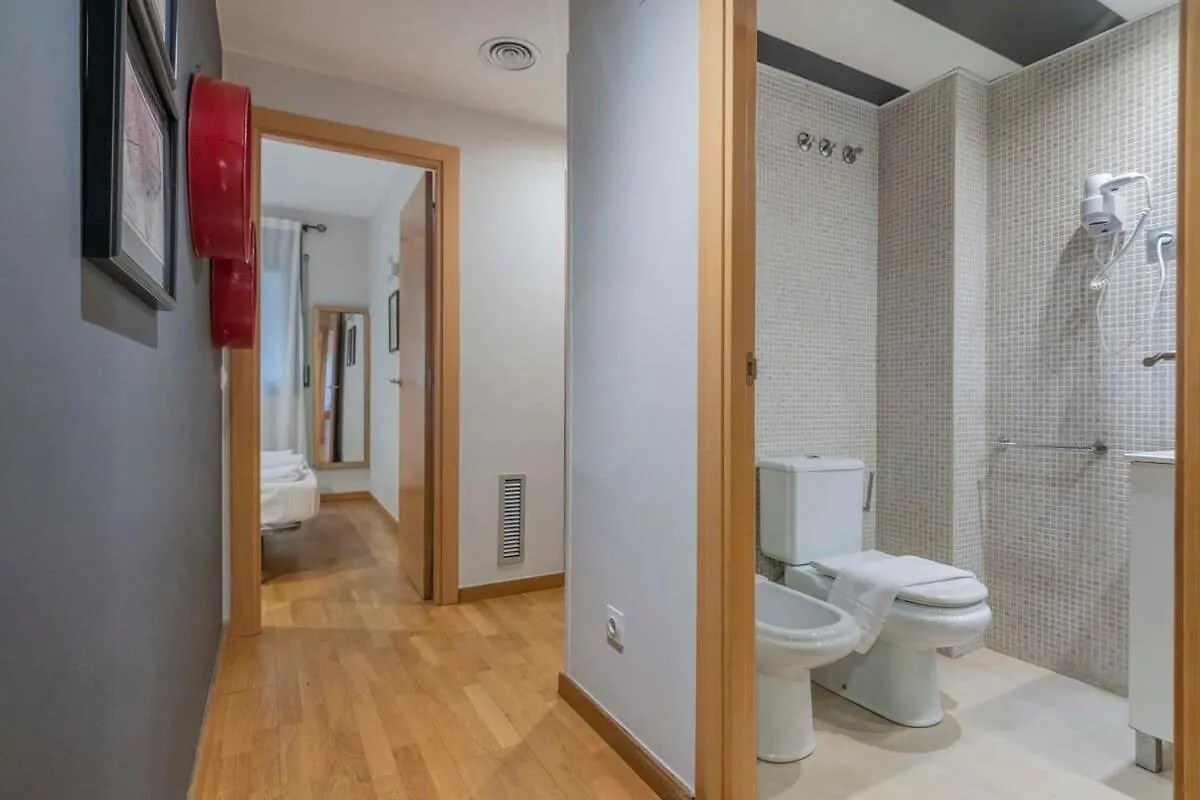 2 Bedroom With Balcony In Eixample 3-2 Barcelona 0*,  Spanje