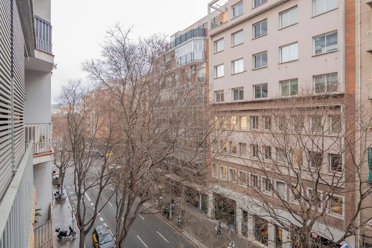 2 Bedroom With Balcony In Eixample 3-2 Barcelona Appartement