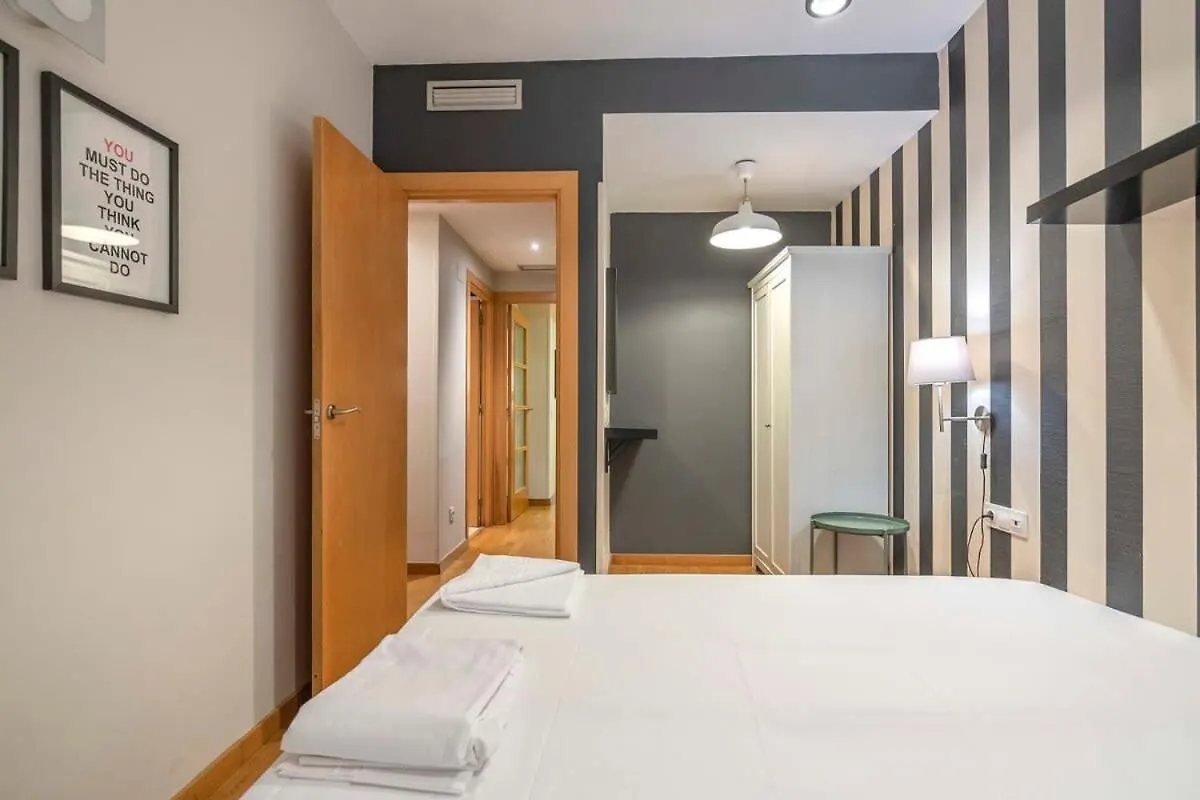 Appartement 2 Bedroom With Balcony In Eixample 3-2 Barcelona Spanje